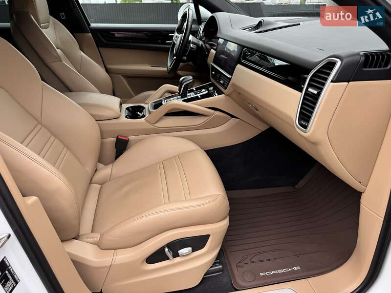 Позашляховик / Кросовер Porsche Cayenne 2019 в Стрию