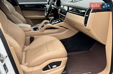 Внедорожник / Кроссовер Porsche Cayenne 2019 в 
