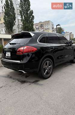 Внедорожник / Кроссовер Porsche Cayenne 2013 в 