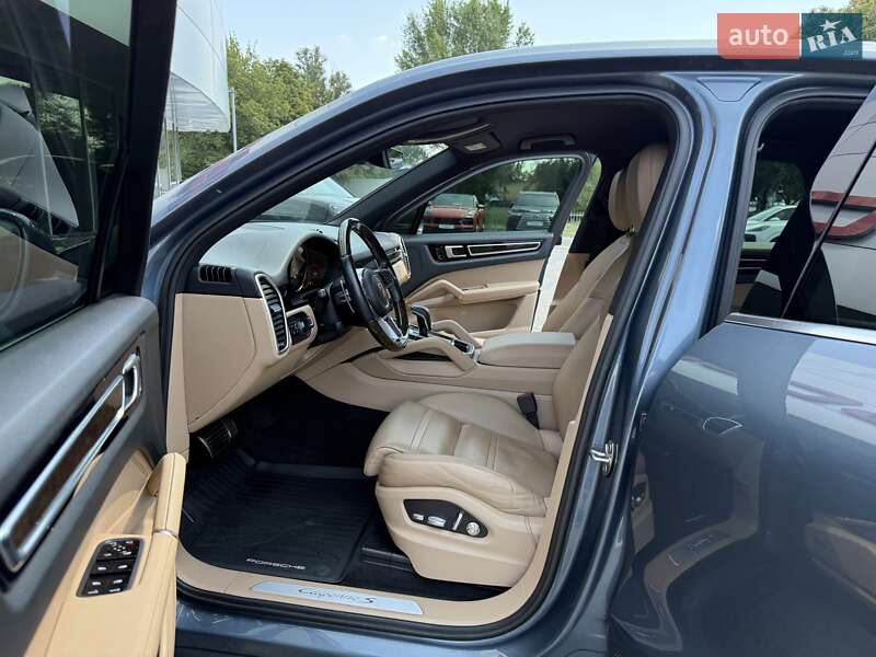 Внедорожник / Кроссовер Porsche Cayenne 2018 в Днепре