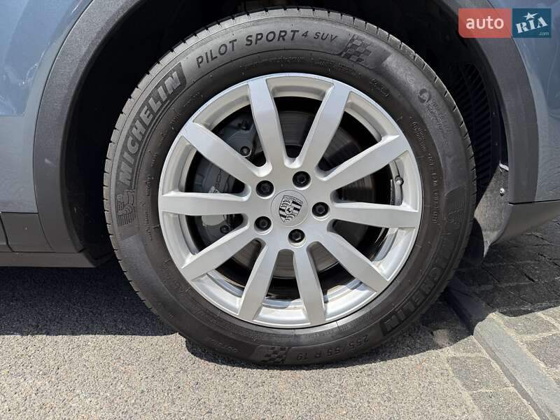 Внедорожник / Кроссовер Porsche Cayenne 2018 в Днепре
