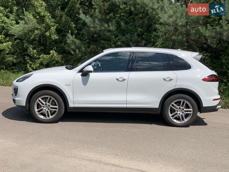 Позашляховик / Кросовер Porsche Cayenne 2015 в Рівному
