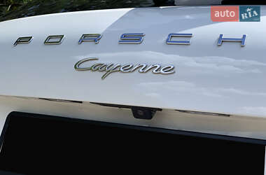 Внедорожник / Кроссовер Porsche Cayenne 2015 в 