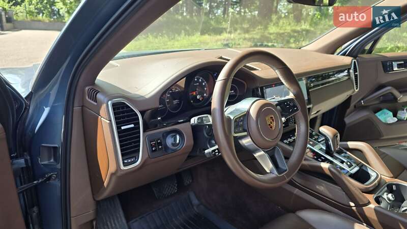 Внедорожник / Кроссовер Porsche Cayenne 2019 в Киеве