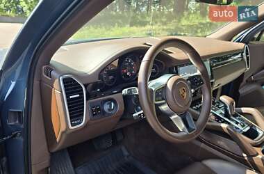 Внедорожник / Кроссовер Porsche Cayenne 2019 в 