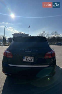 Внедорожник / Кроссовер Porsche Cayenne 2014 в 