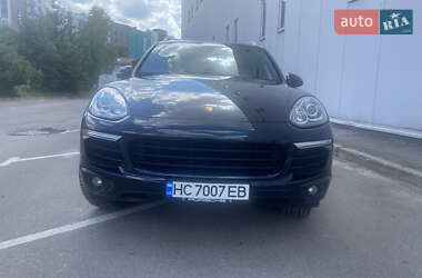 Внедорожник / Кроссовер Porsche Cayenne 2016 в 