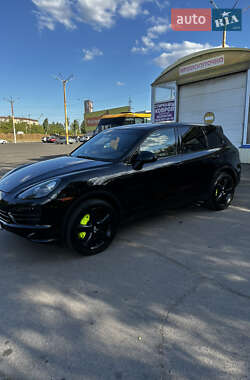 Позашляховик / Кросовер Porsche Cayenne 2012 в 