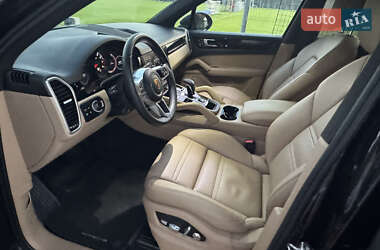 Внедорожник / Кроссовер Porsche Cayenne 2019 в 