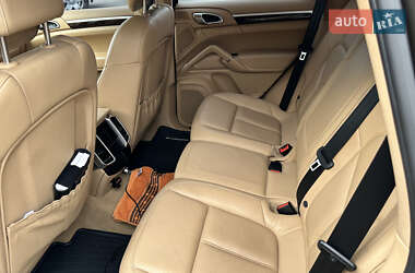 Внедорожник / Кроссовер Porsche Cayenne 2012 в 