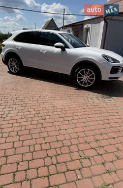 Позашляховик / Кросовер Porsche Cayenne 2019 в 