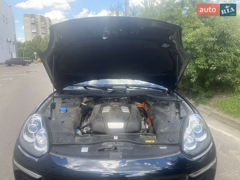 Позашляховик / Кросовер Porsche Cayenne 2016 в Львові фото 24 Позашляховик / Кросовер Porsche Cayenne 2016 в Львові