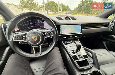 Внедорожник / Кроссовер Porsche Cayenne 2020 в 