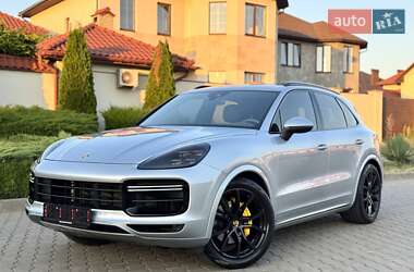 Внедорожник / Кроссовер Porsche Cayenne 2018 в 