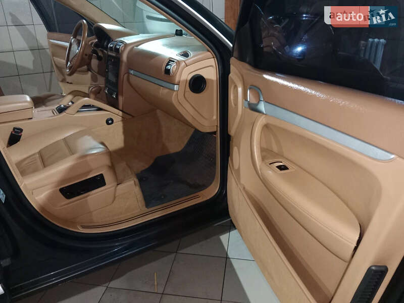 Позашляховик / Кросовер Porsche Cayenne 2008 в Ромнах