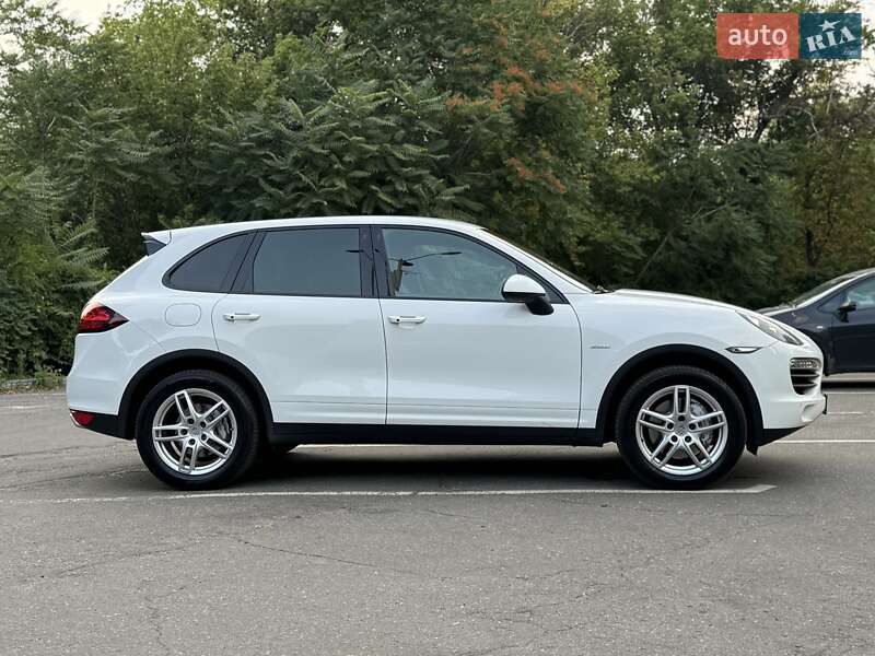Позашляховик / Кросовер Porsche Cayenne 2013 в Дніпрі