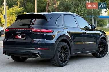 Внедорожник / Кроссовер Porsche Cayenne 2018 в 