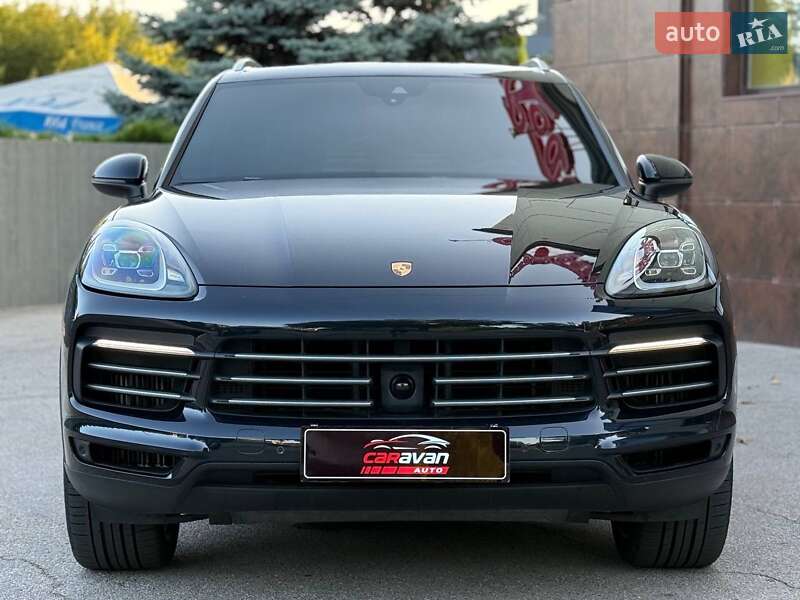 Внедорожник / Кроссовер Porsche Cayenne 2018 в 