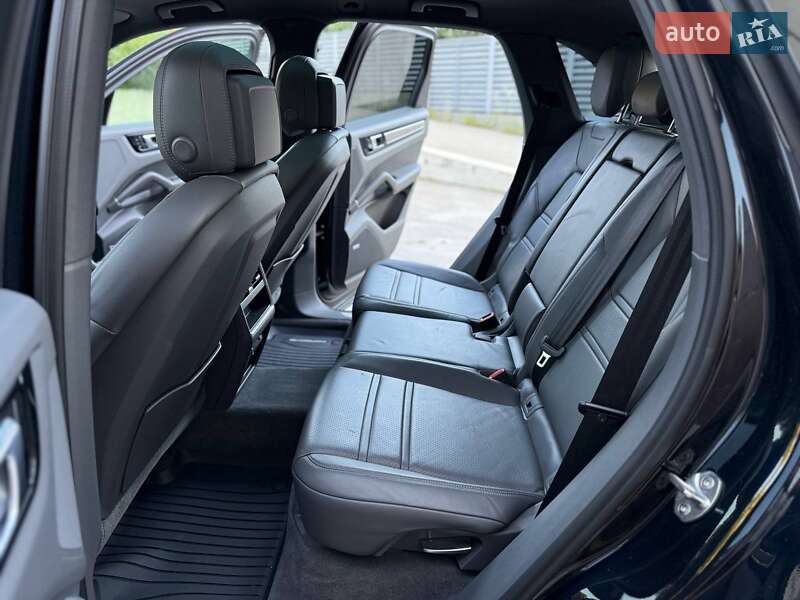 Внедорожник / Кроссовер Porsche Cayenne 2018 в Днепре