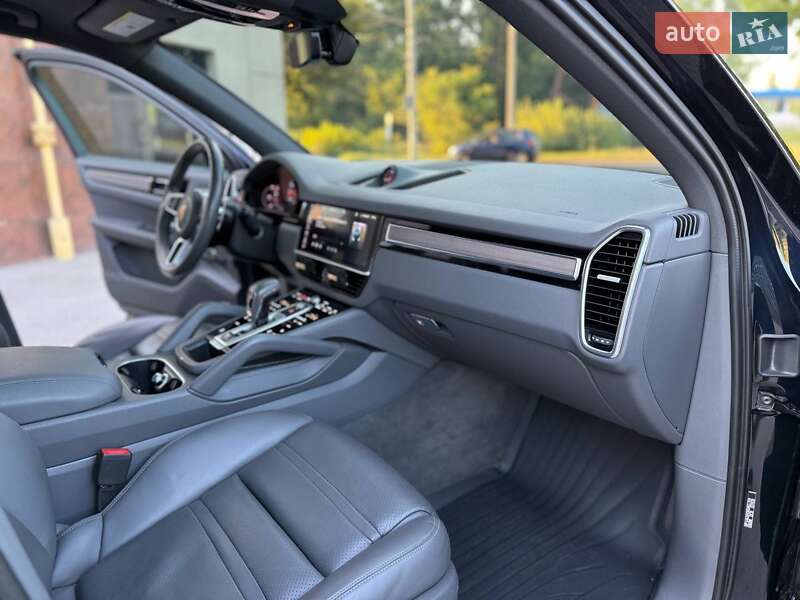 Внедорожник / Кроссовер Porsche Cayenne 2018 в Днепре