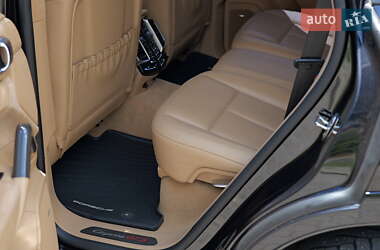 Внедорожник / Кроссовер Porsche Cayenne 2013 в 