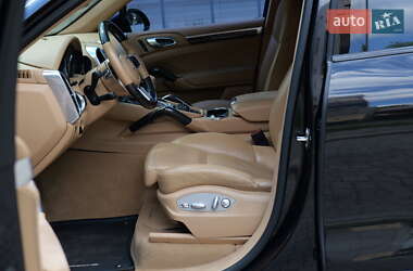 Внедорожник / Кроссовер Porsche Cayenne 2013 в 