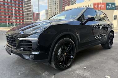 Внедорожник / Кроссовер Porsche Cayenne 2018 в 
