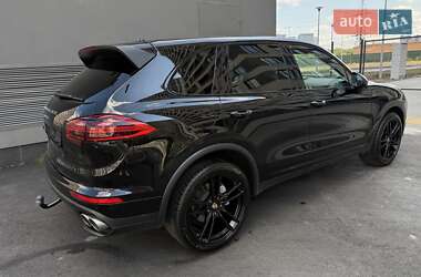 Внедорожник / Кроссовер Porsche Cayenne 2018 в 