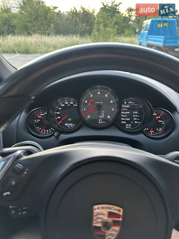 Внедорожник / Кроссовер Porsche Cayenne 2011 в Киеве