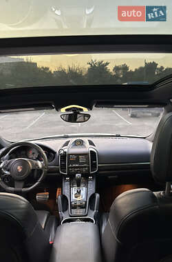 Позашляховик / Кросовер Porsche Cayenne 2011 в 