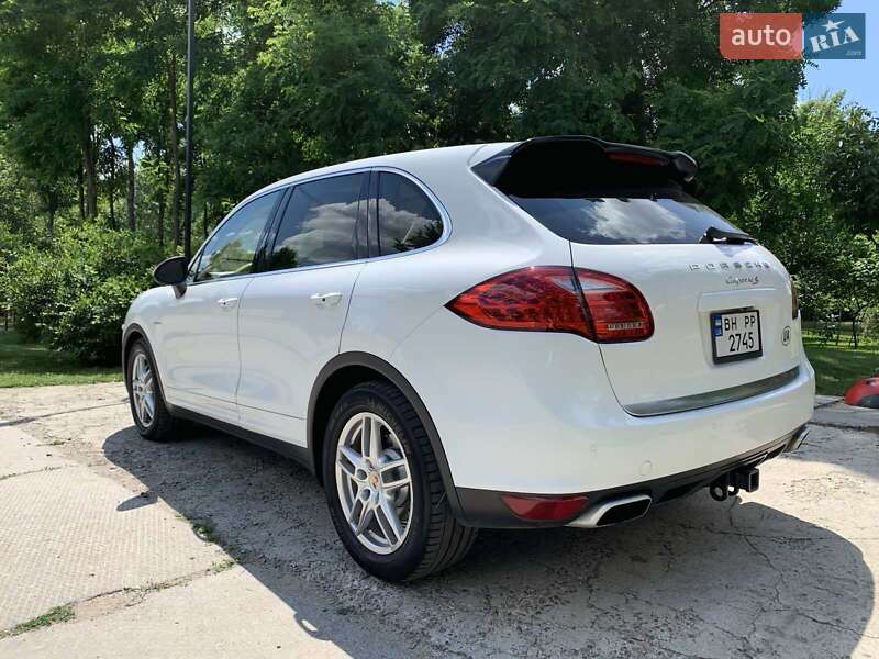 Позашляховик / Кросовер Porsche Cayenne 2014 в Долині