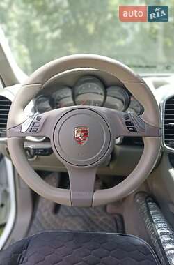Внедорожник / Кроссовер Porsche Cayenne 2012 в 