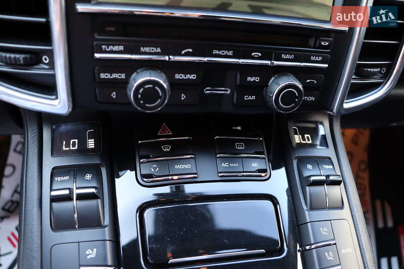 Внедорожник / Кроссовер Porsche Cayenne 2014 в Львове