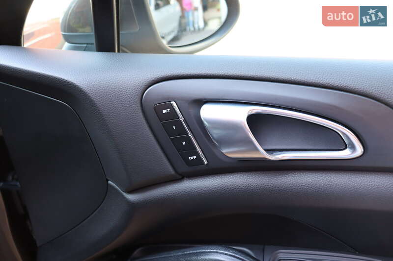Внедорожник / Кроссовер Porsche Cayenne 2014 в Львове