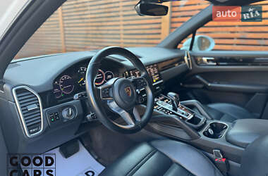 Внедорожник / Кроссовер Porsche Cayenne 2020 в 