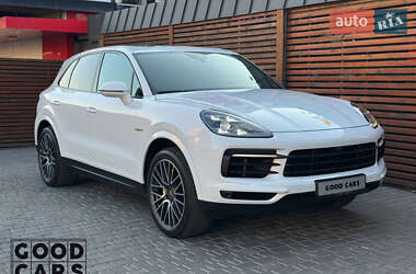 Внедорожник / Кроссовер Porsche Cayenne 2020 в 