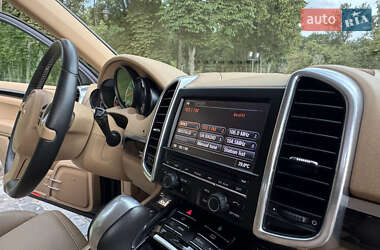 Внедорожник / Кроссовер Porsche Cayenne 2012 в 