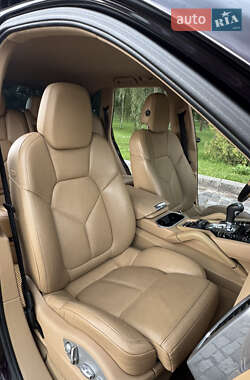 Внедорожник / Кроссовер Porsche Cayenne 2012 в 