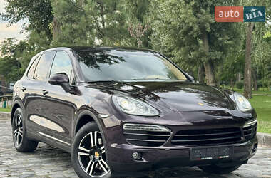 Внедорожник / Кроссовер Porsche Cayenne 2012 в 