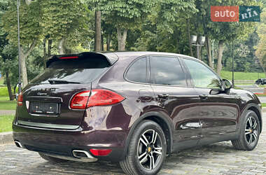Внедорожник / Кроссовер Porsche Cayenne 2012 в 