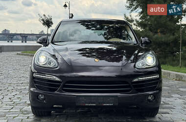 Внедорожник / Кроссовер Porsche Cayenne 2012 в 