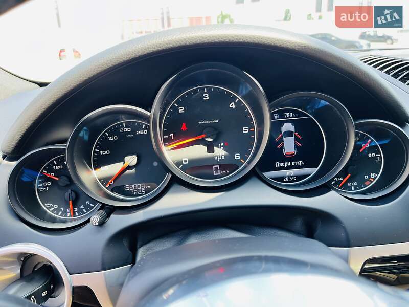 Внедорожник / Кроссовер Porsche Cayenne 2015 в Киеве