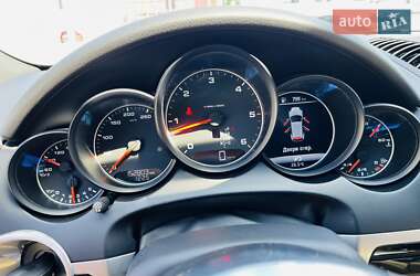 Внедорожник / Кроссовер Porsche Cayenne 2015 в 