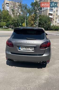 Внедорожник / Кроссовер Porsche Cayenne 2012 в 