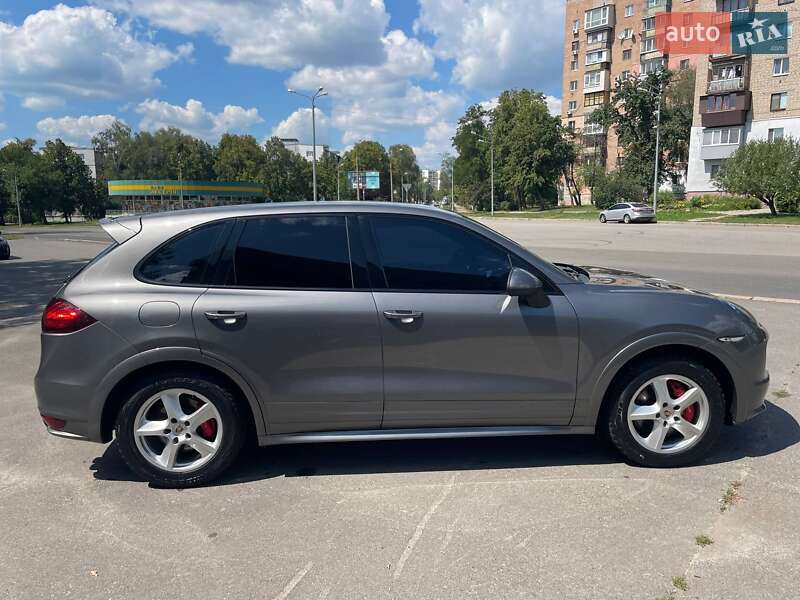 Позашляховик / Кросовер Porsche Cayenne 2012 в Харкові