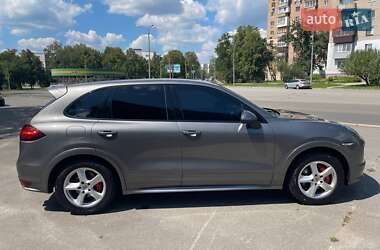 Внедорожник / Кроссовер Porsche Cayenne 2012 в 