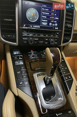 Внедорожник / Кроссовер Porsche Cayenne 2013 в 
