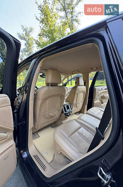 Внедорожник / Кроссовер Porsche Cayenne 2012 в 