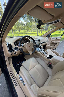 Внедорожник / Кроссовер Porsche Cayenne 2012 в 