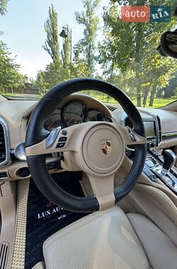 Внедорожник / Кроссовер Porsche Cayenne 2012 в 